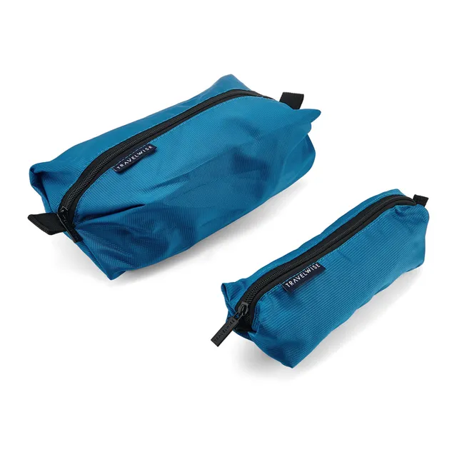 BUILT New York TravelWise 2-Piece Wrap Around Zip Toiletry Bag Set tašky Blue