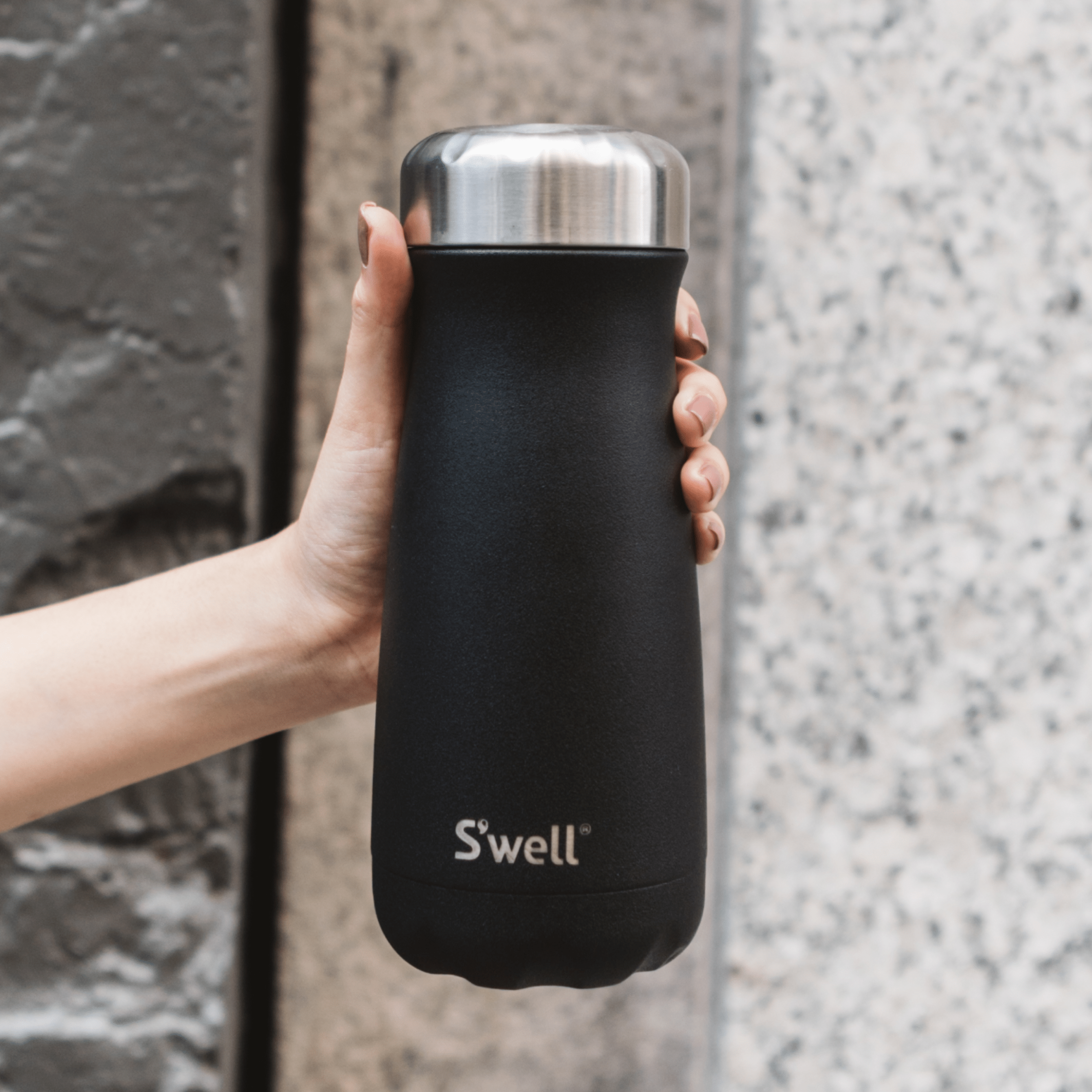 S'well Traveler 16oz termo hrnek Onyx 473 ml na cesty