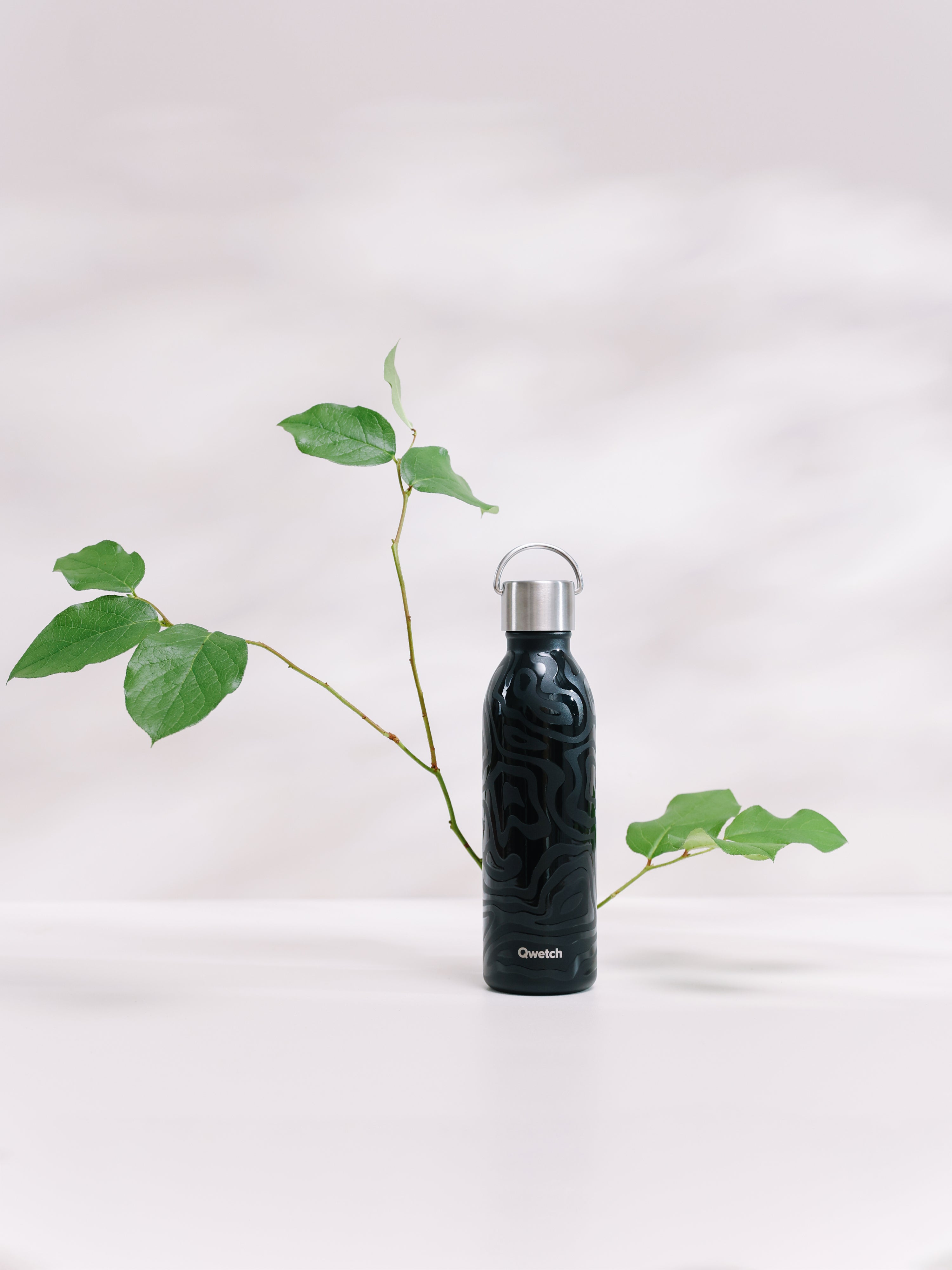 Qwetch Active Camo Noir termoláhev 600 ml černá nerez