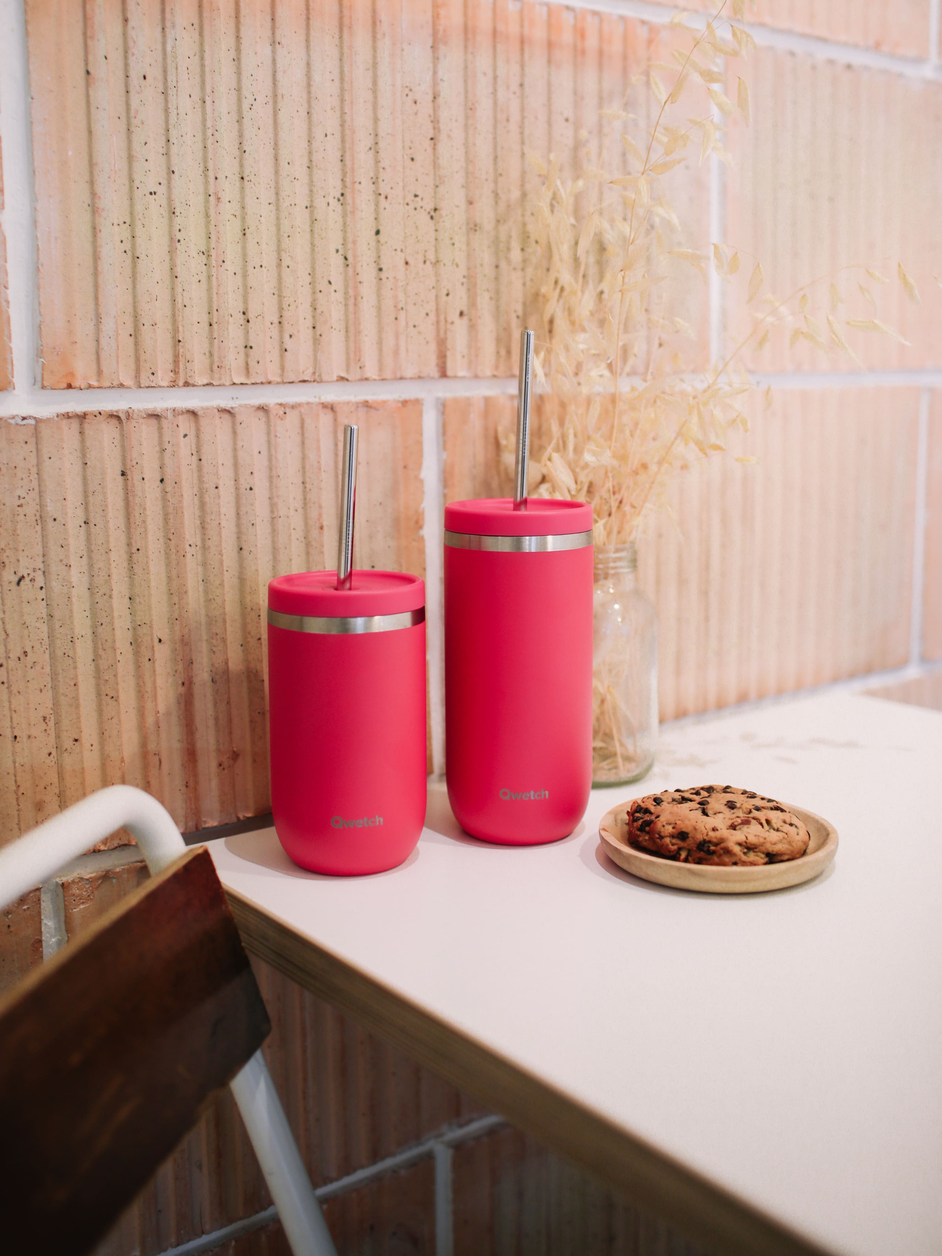 Qwetch Cold Cup Matt Magenta termohrnek 470 ml s brčkem