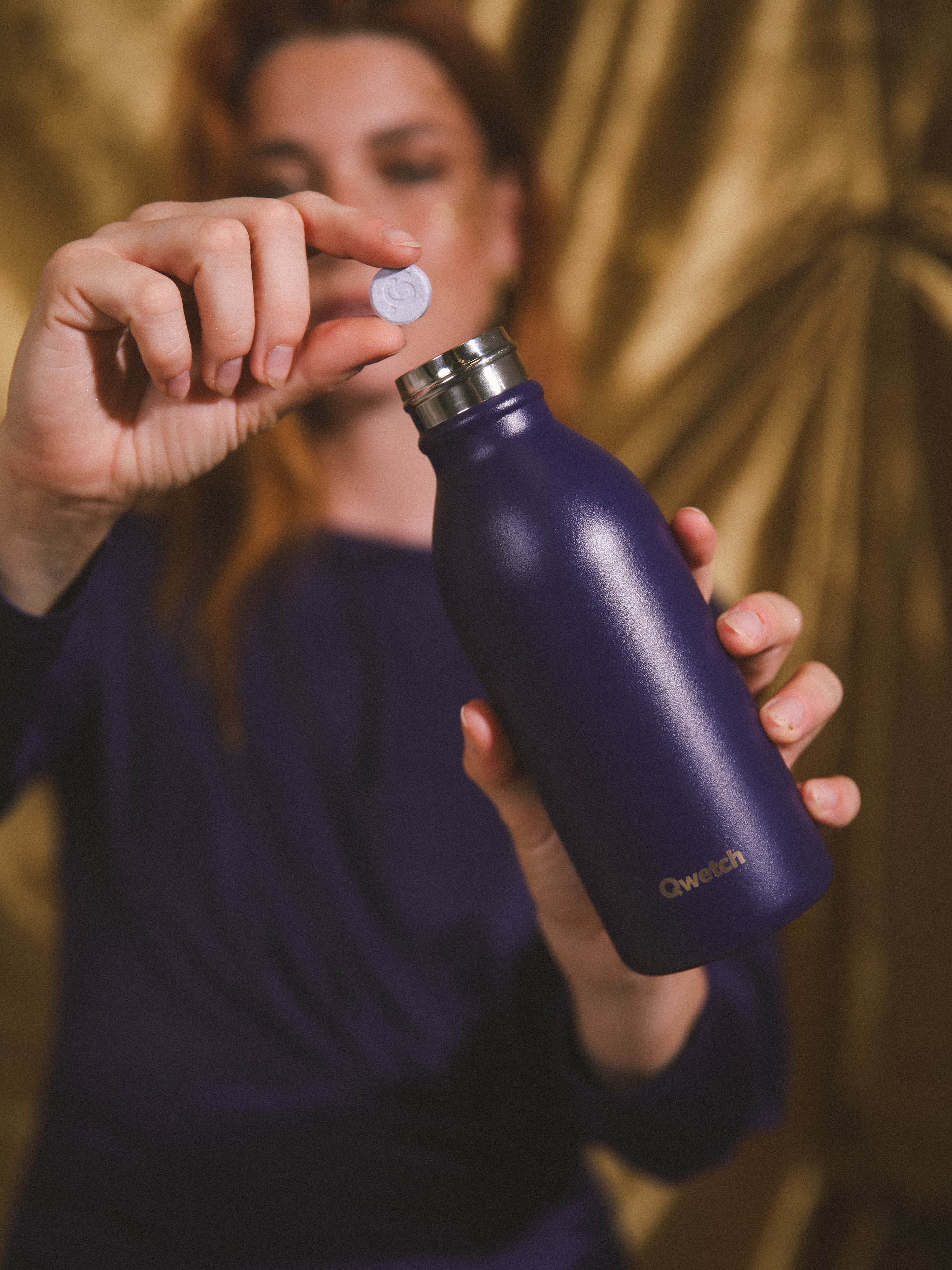 Qwetch Icon Violet obscur & Or termoláhev 500 ml zlatá