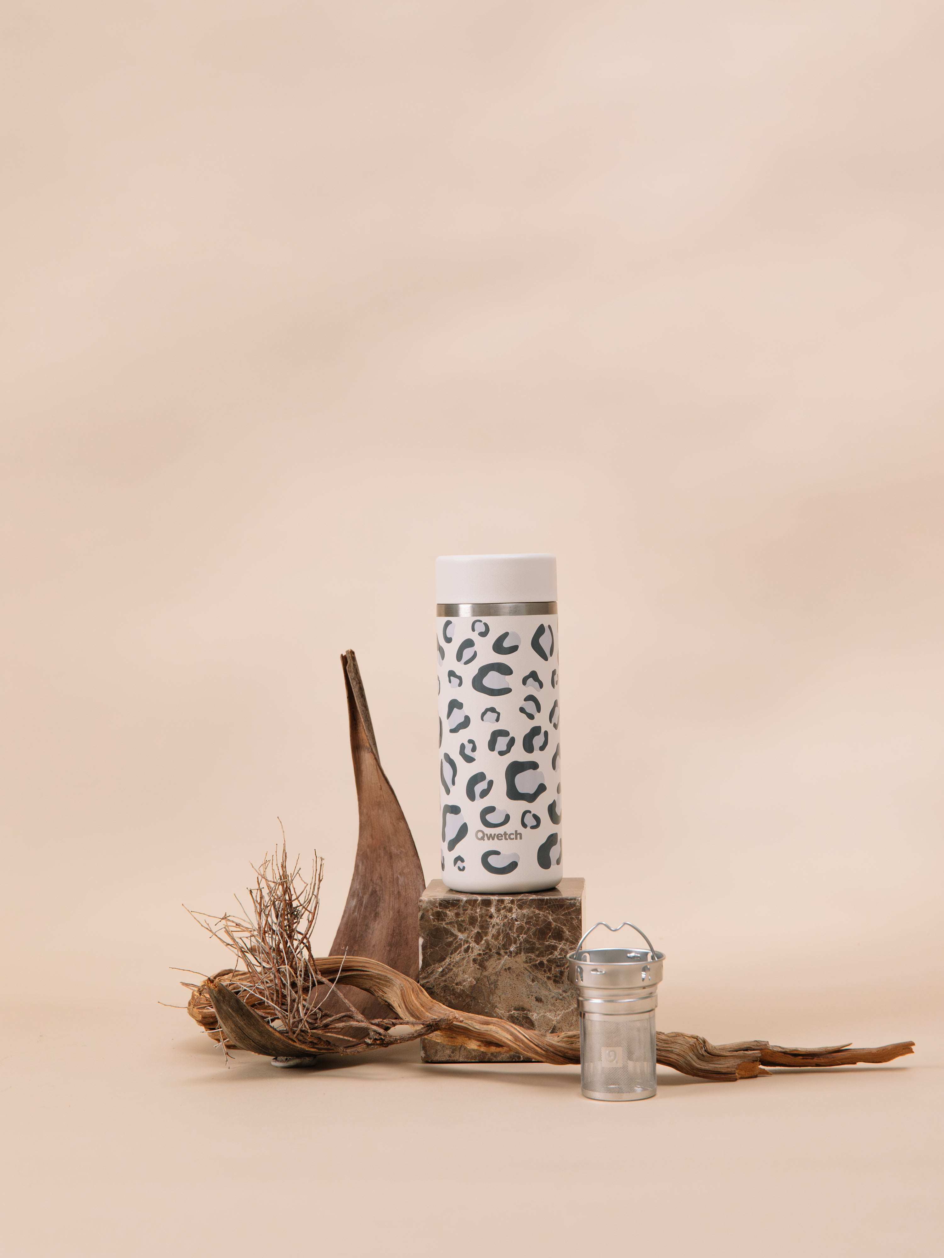Qwetch Wild Sable termo konvička na čaj 400 ml nerez