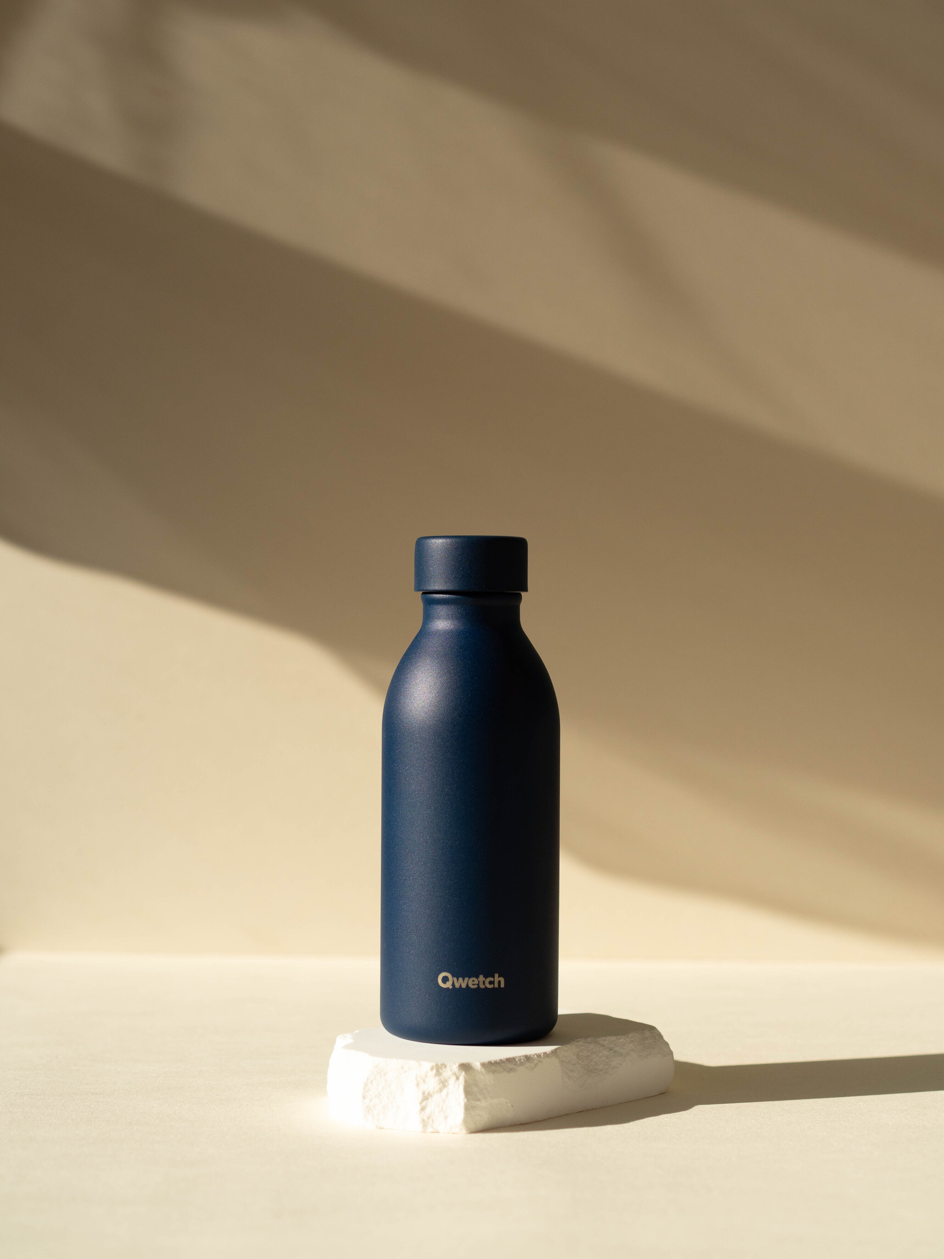 Qwetch Icon Matt Bleu Nuit termoláhev 500 ml matná