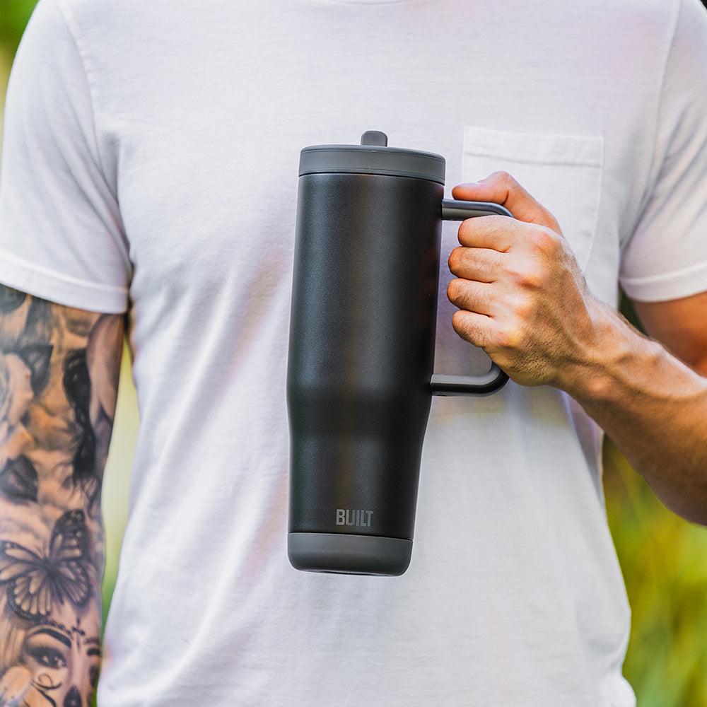 BUILT Cascade 40oz Flip Straw termohrnek Black 1,18 l s brčkem