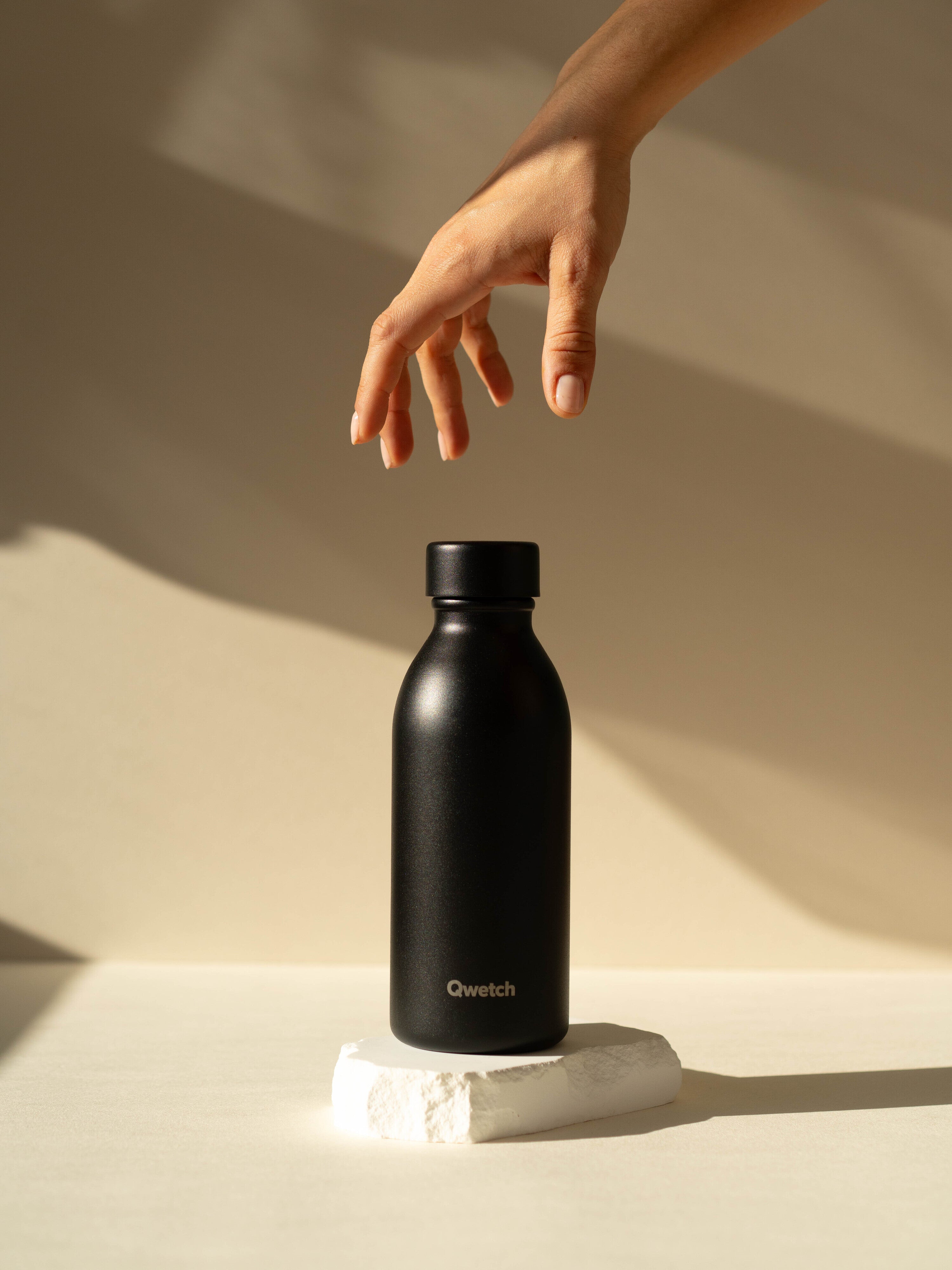 Qwetch Icon Matt Noir termoláhev 350 ml nerez černá