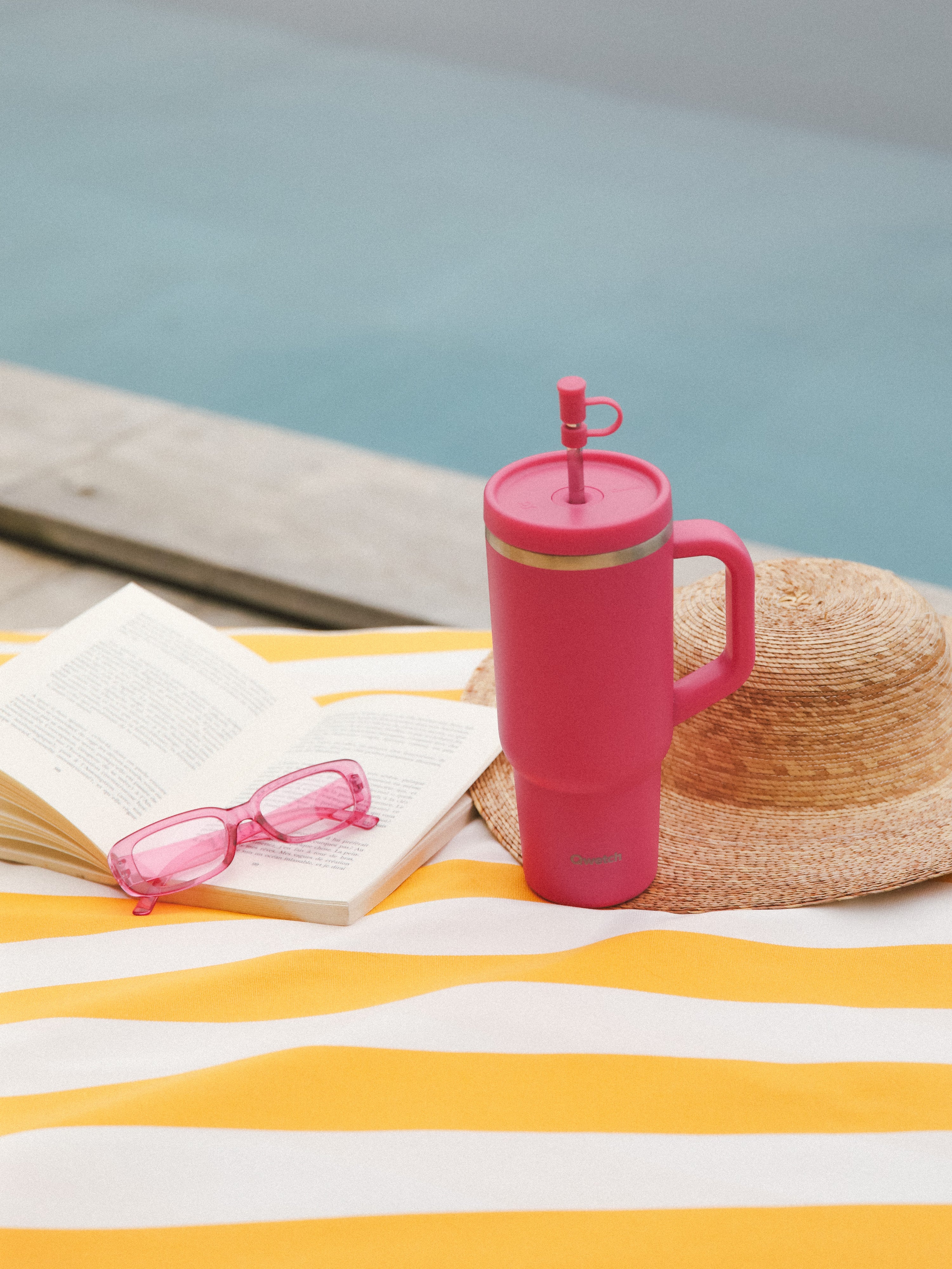 Qwetch Travel Cup Pop Magenta termohrnek 900 ml s brčkem