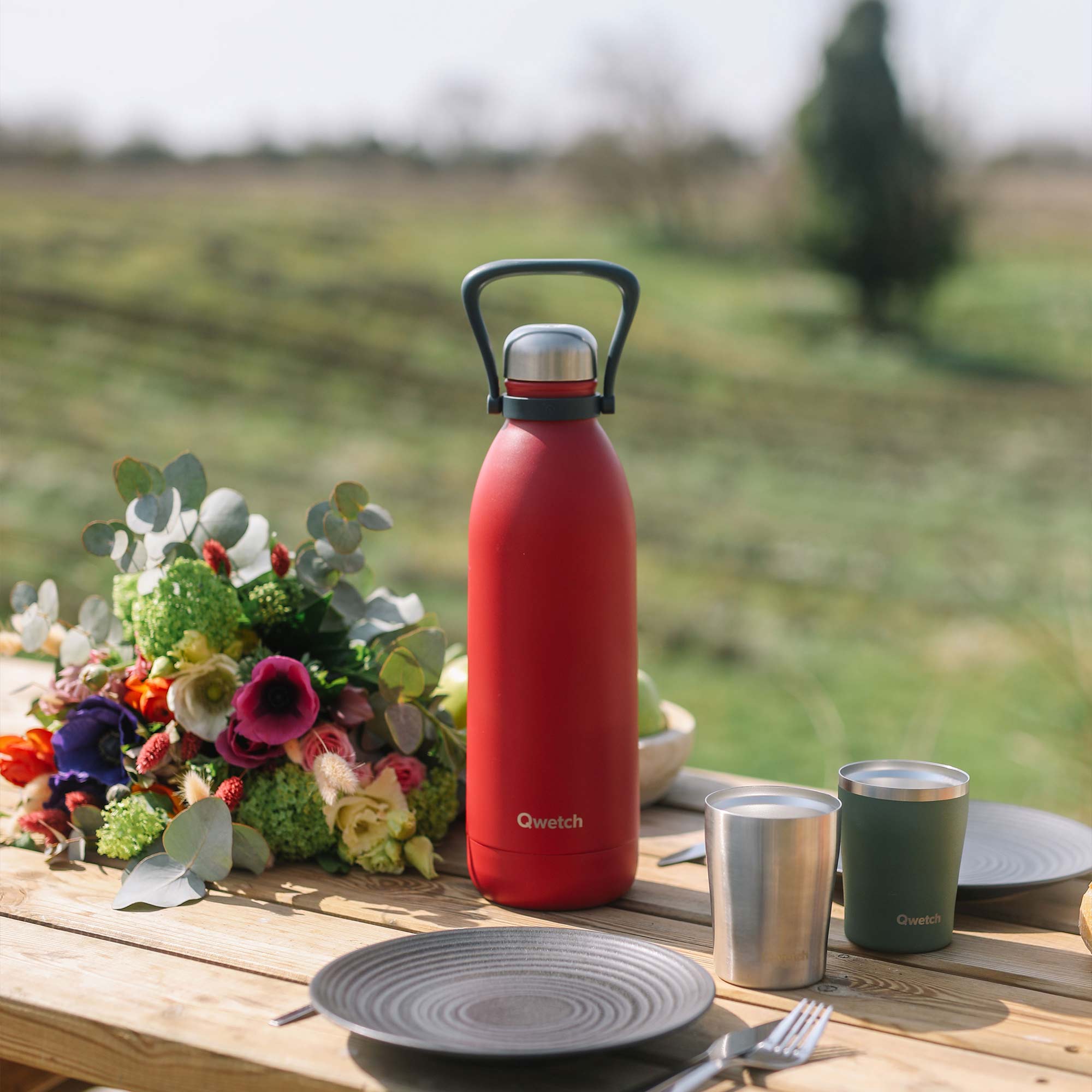 Qwetch Titan Matt Rouge Cardinal termoláhev 1,5 l červená
