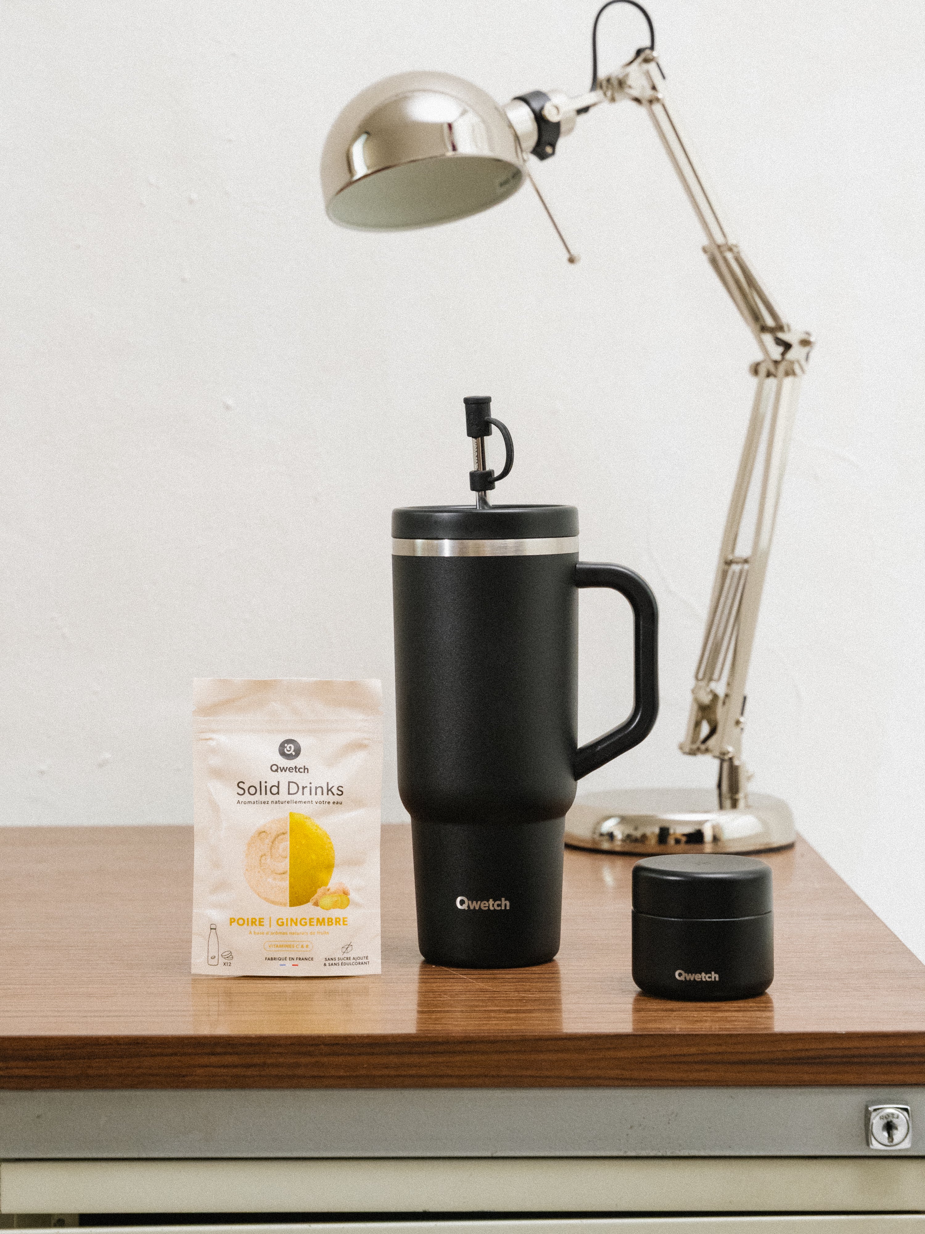 Qwetch Travel Cup Matt Noir termohrnek 900 ml s brčkem