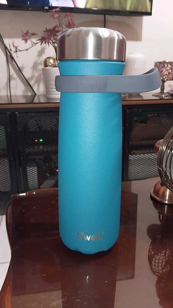 S'well Traveler 24oz cestovní láhev Onyx 710 ml s madlem