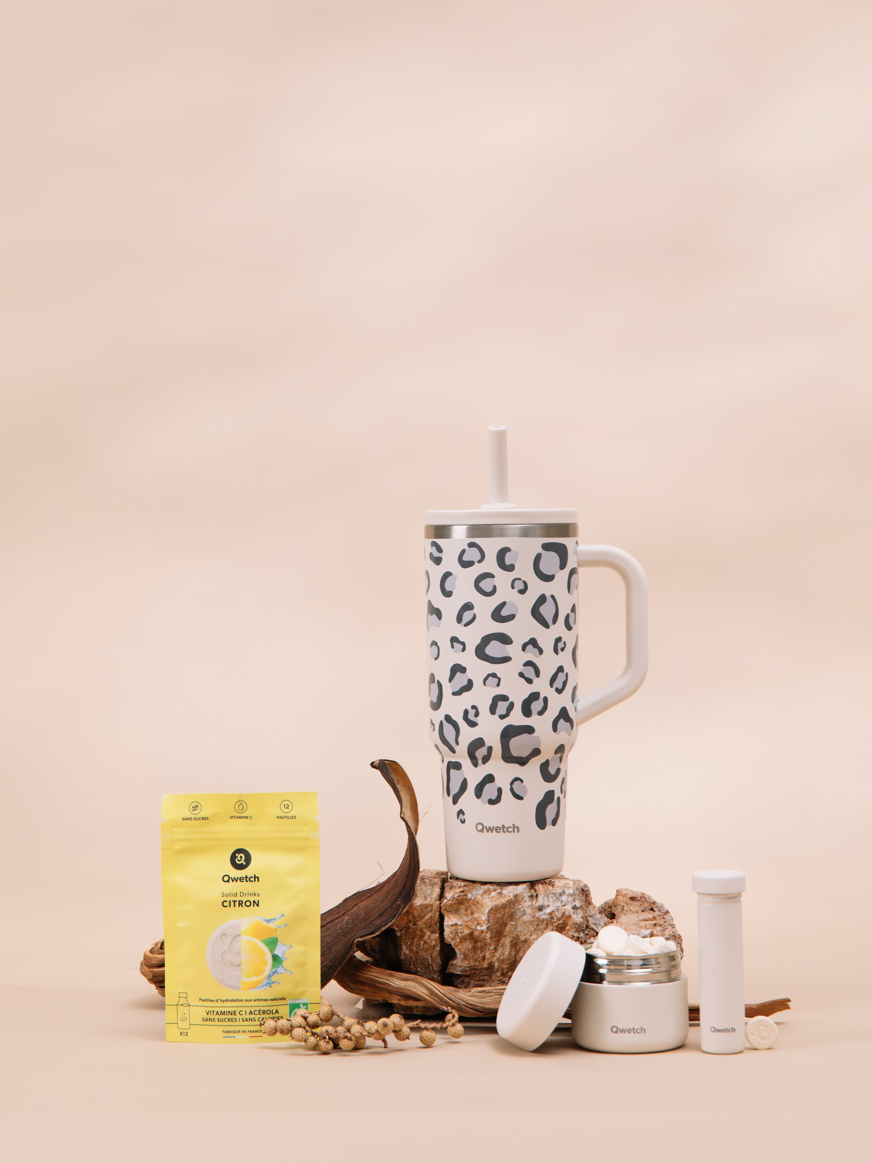 Qwetch Wild Sable Travel Cup termohrnek 900 ml se slámkou