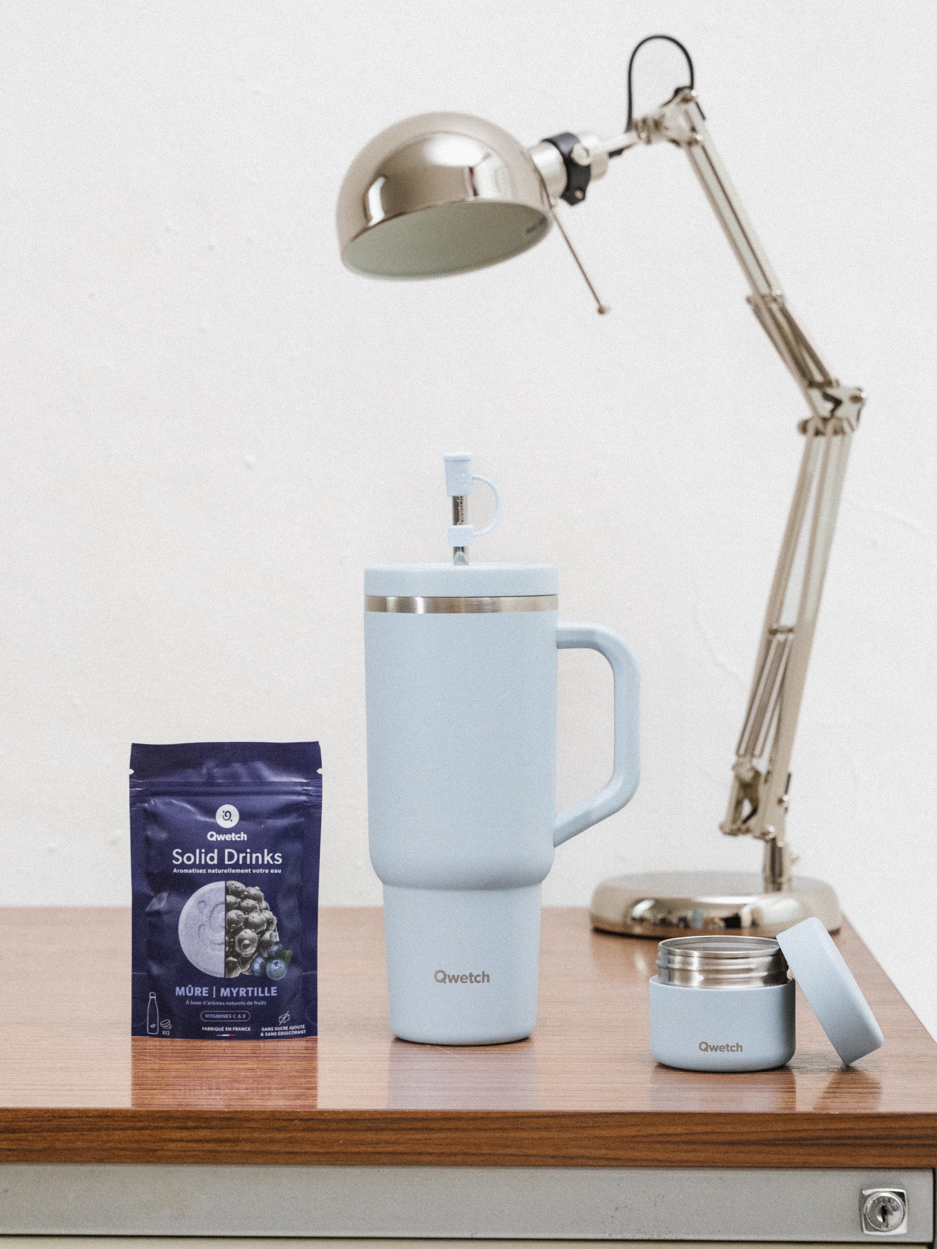 Qwetch Travel Cup Pastel Bleu termohrnek 900 ml s brčkem