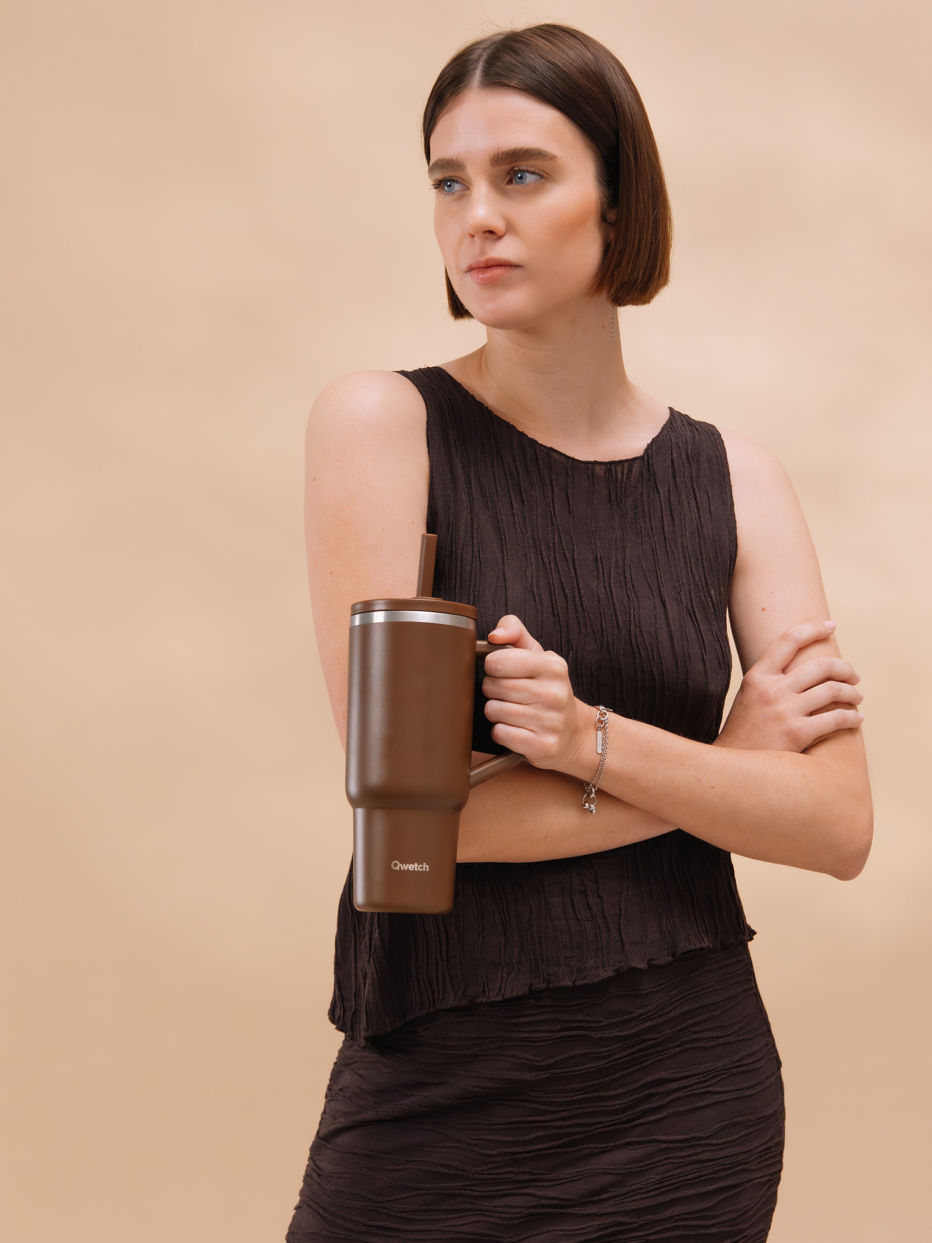 Qwetch Travel Cup Matt Chocolat termohrnek 900 ml