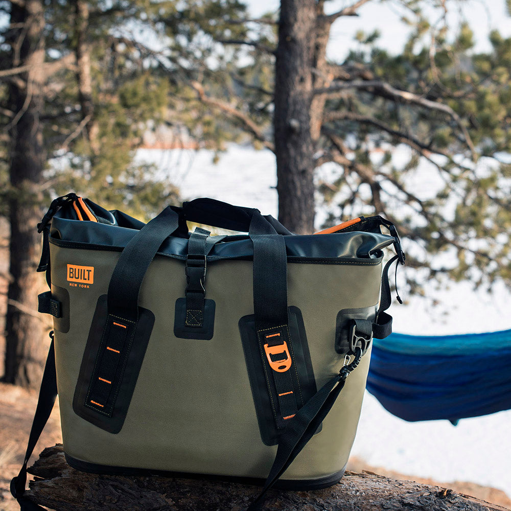BUILT New York Welded Cooler velká chladicí taška Olive