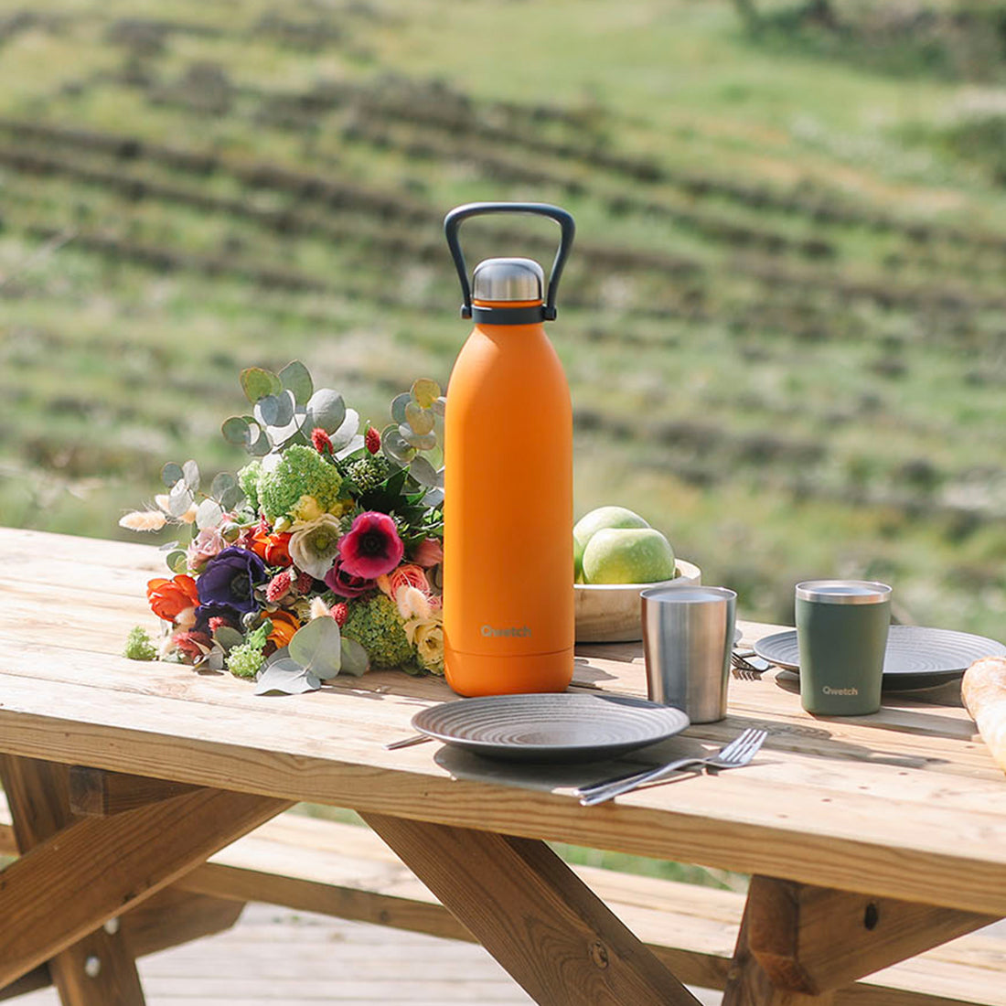 Qwetch Titan Pop Orange termo láhev 1,5 l nerez sdílecí