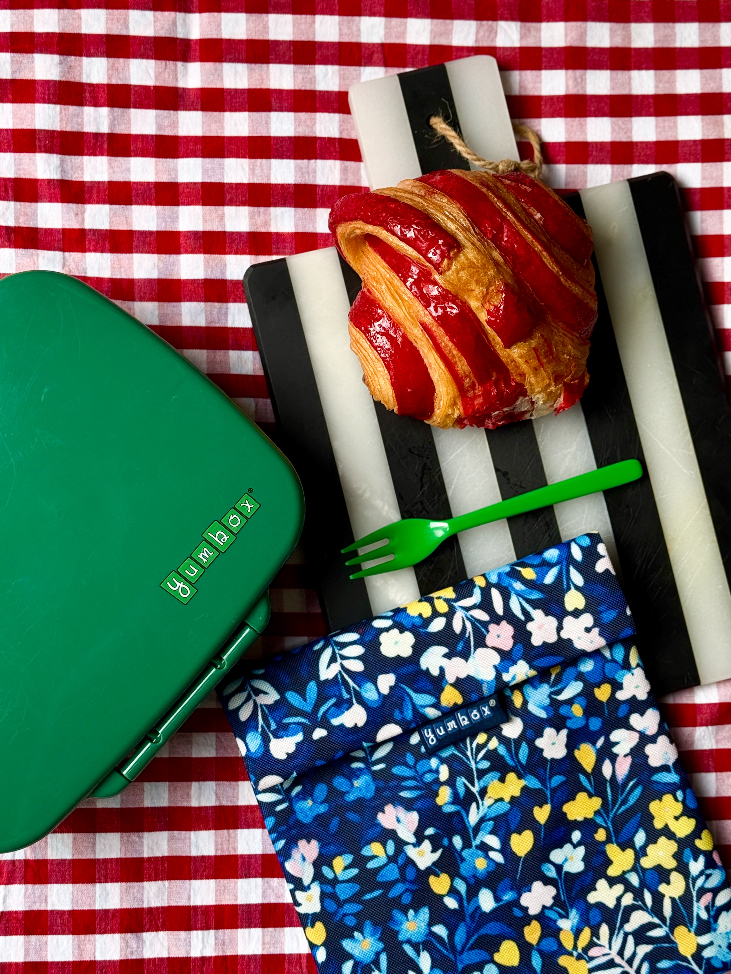 Yumbox Go Large Deep svačinový box Lima Green nepropustný
