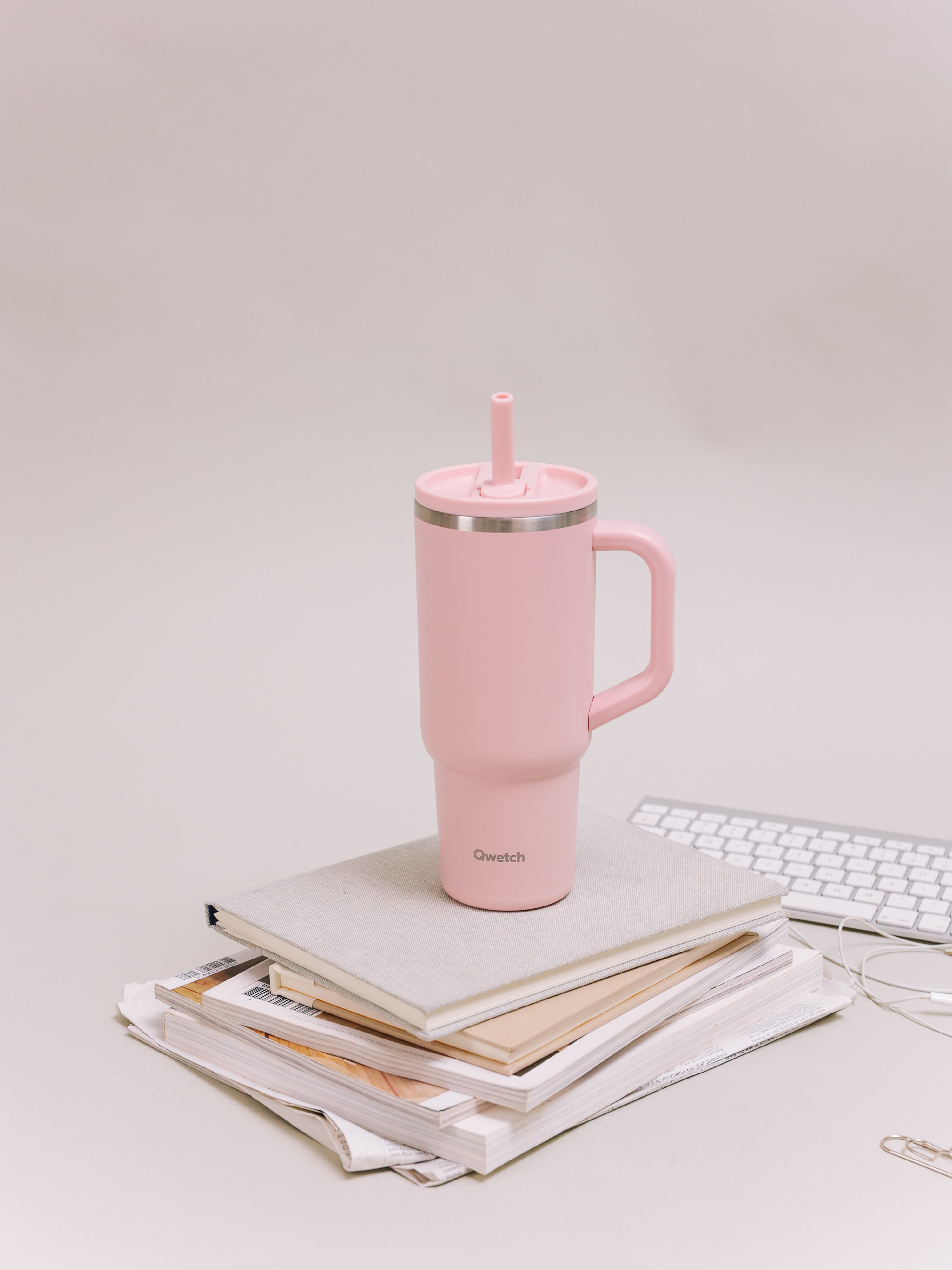 Qwetch Travel Cup těsné víčko 900 ml světle růžové
