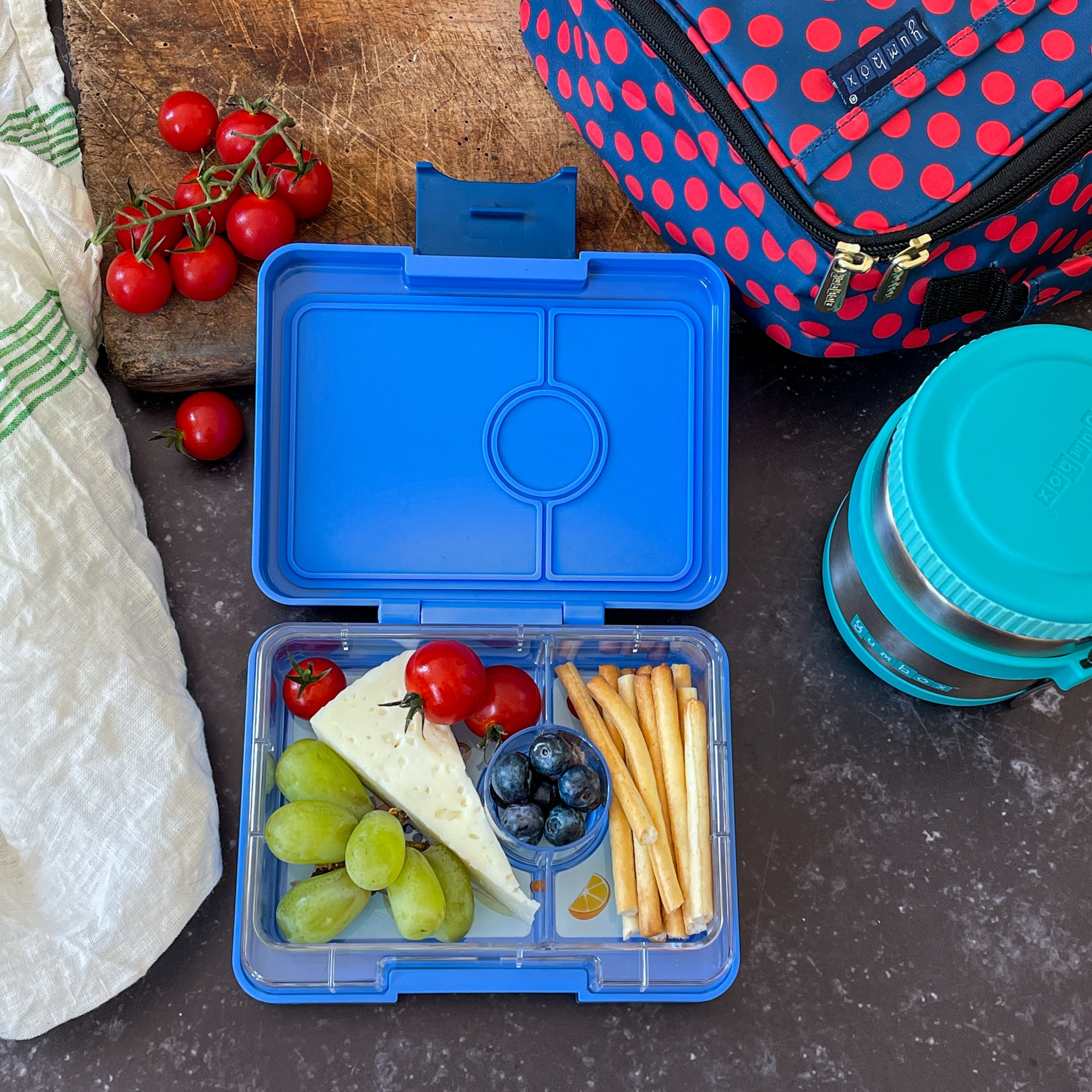 Yumbox Snack svačinový box Surf Blue Shark 3 přihrádky