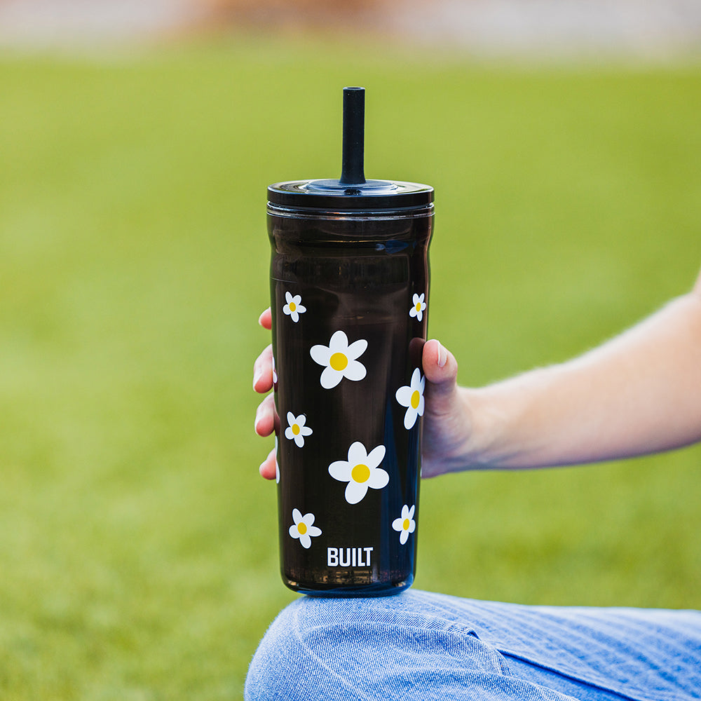 BUILT New York Bedford Straw Seal kelímek Black Daisy 590 ml