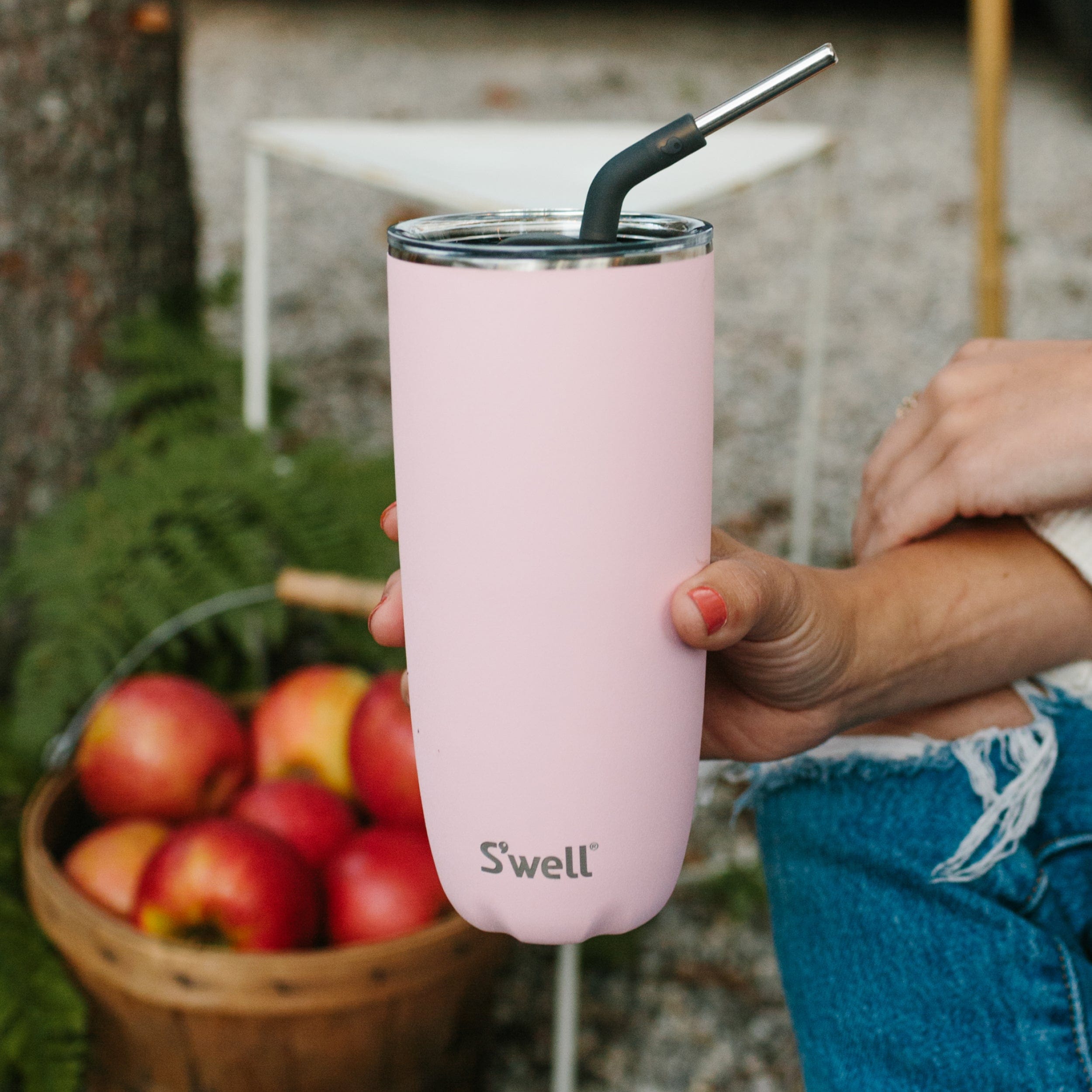S'well Tumbler with Straw termohrnek 710 ml Onyx chlad 18 hodin