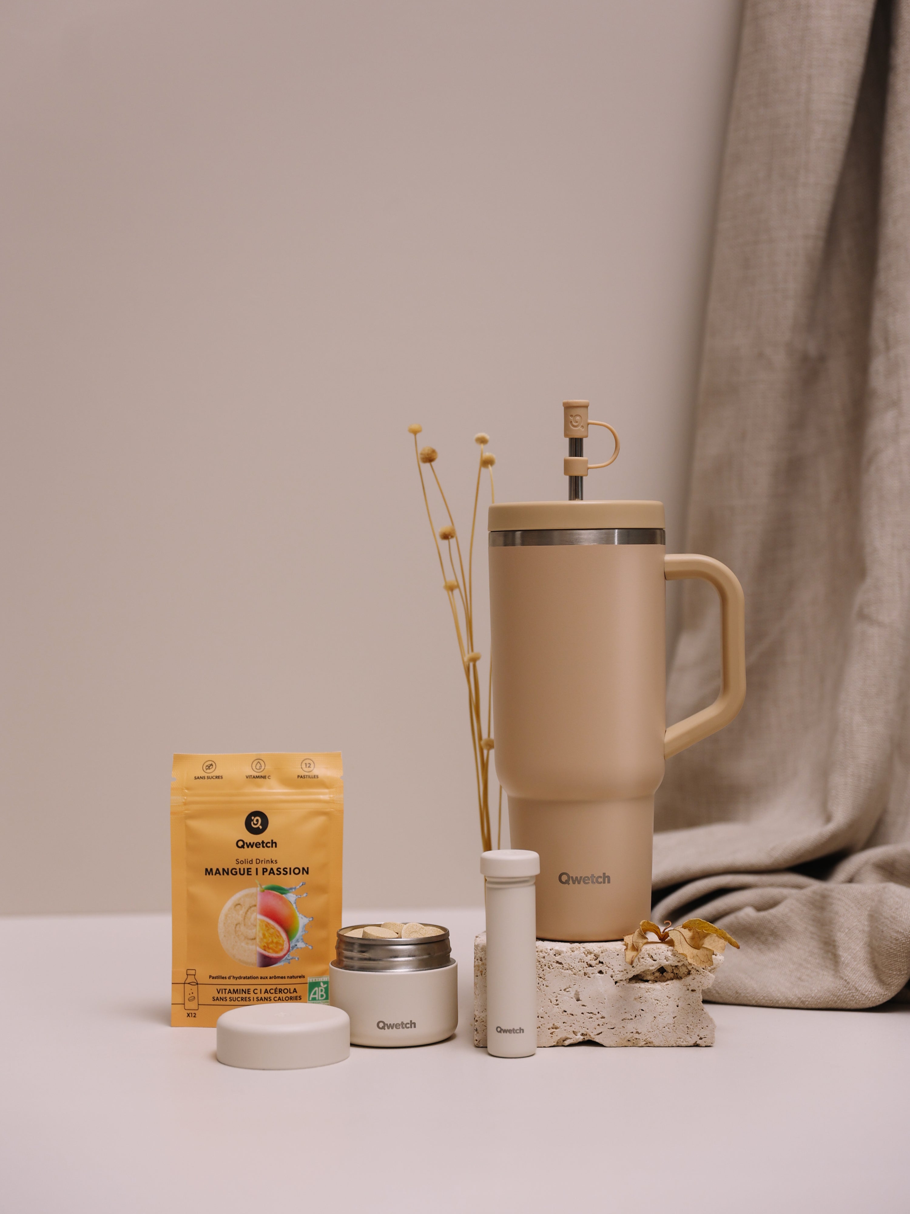 Qwetch Travel Cup Matt Lin termohrnek 900 ml s brčkem