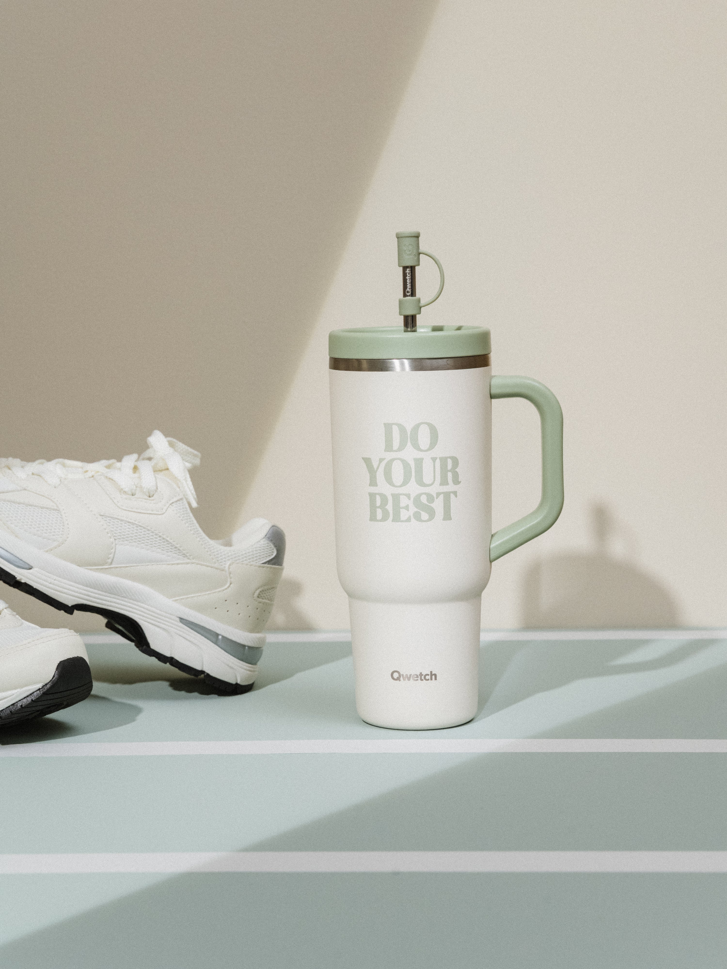 Qwetch Travel Cup Level Up Sable termohrnek 900 ml s brčkem
