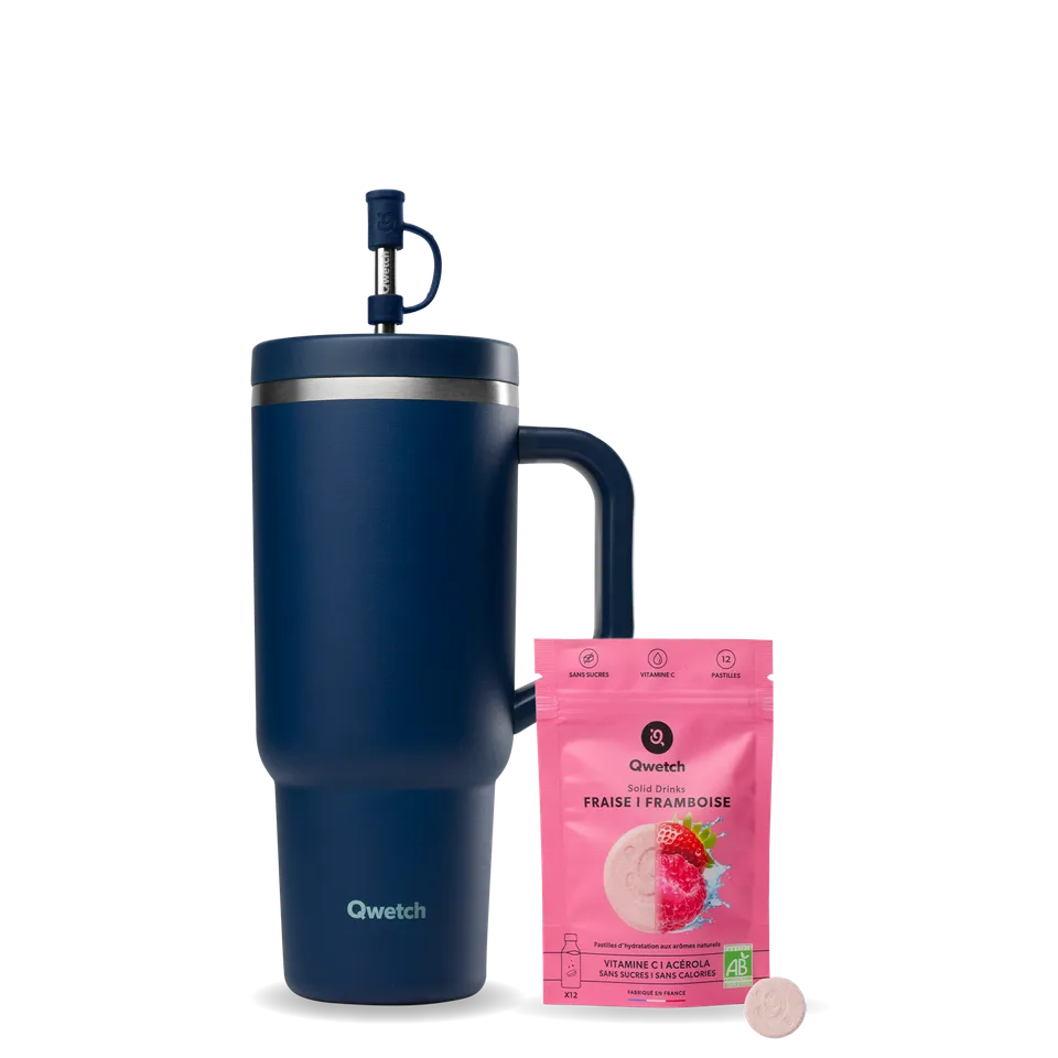 Qwetch Solid Drinks Travel Cup sada Bleu Nuit jahoda